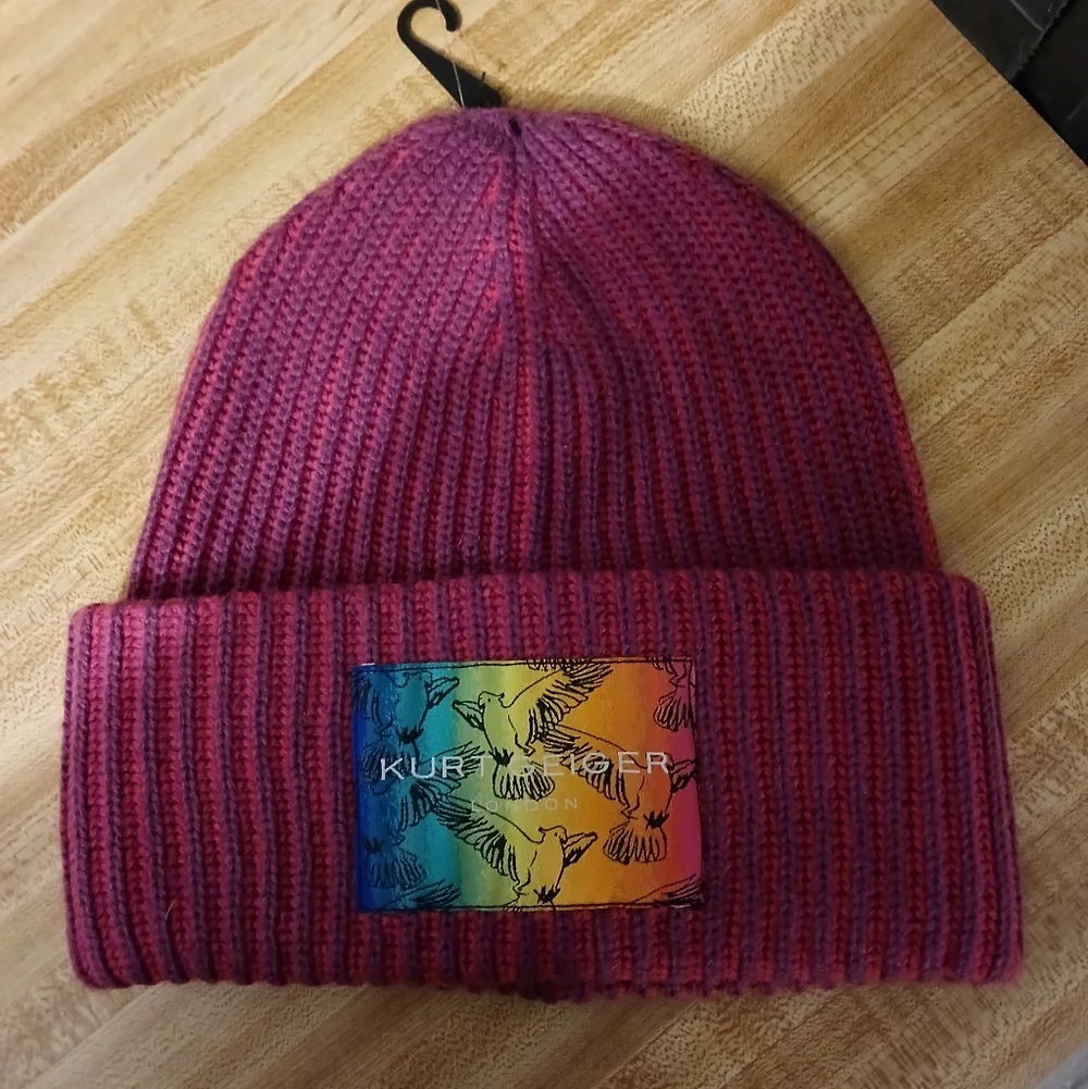 Kurt Geiger NWT Pink Beanie - Picture 4 of 4